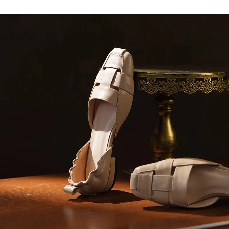 

French casual versatile hollowed out square toe flat bottomed fashionable women's hollow sandals