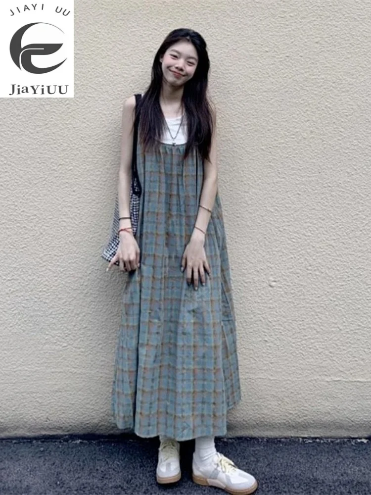 

French Forest Style Retro Plaid Suspender Dress for Women's Summer 2024 New Seaside Vacation Slimming Long Dress