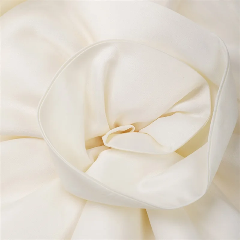 Рисунок 3 - Женское платье с трехмерными цветами на шнуровке