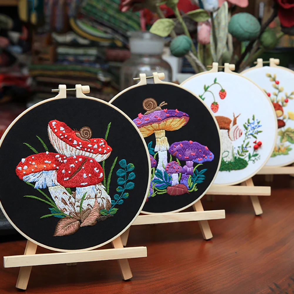 Toadstool Mushroom Embroidery Kit, Needlecraft, Embroidery Pattern,  Beginners Needlecraft, Modern Embroidery Kit, Hoop Art, Embroidery Art 