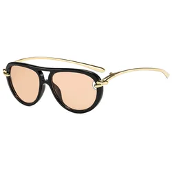 Chic Oversized Aviator Sunglasses for Everyday Style and Sun Protection (Light Tea)