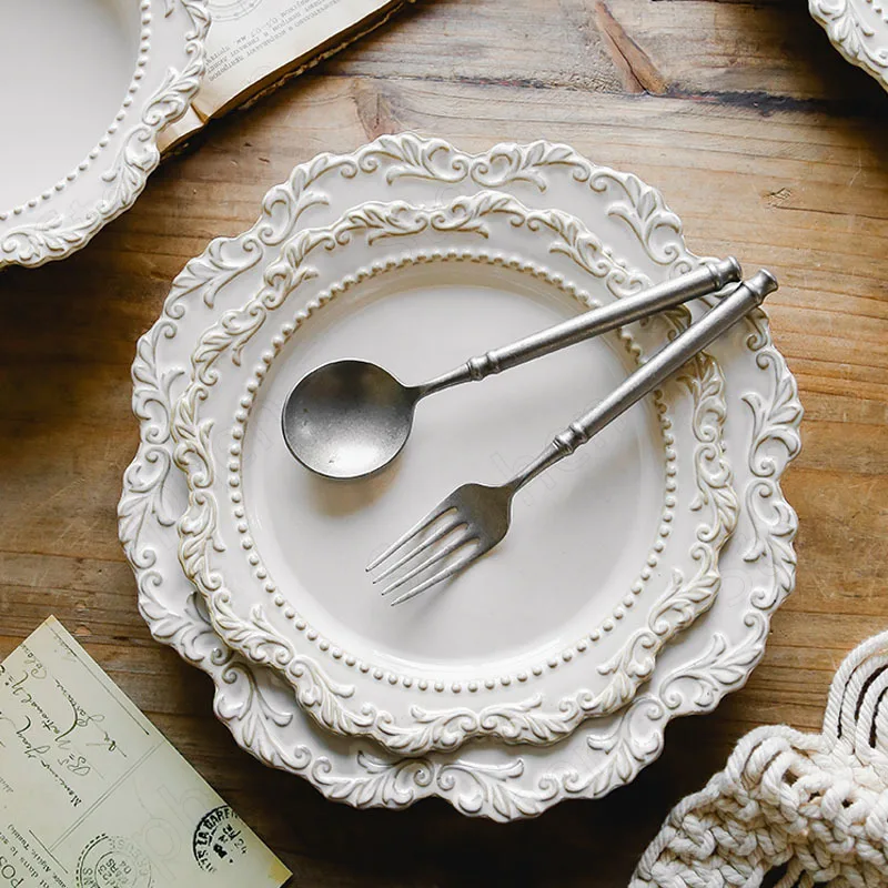 Plastic Dinner Plates French Baroque Vintage Relief Dinner Plate Nordic Vintage Solid Color Carving Craft Dishes and Plates Sets Household Kitchenware