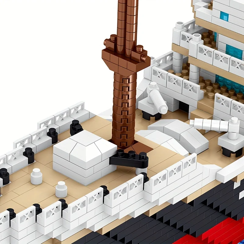 Titanic Building Block Model 3