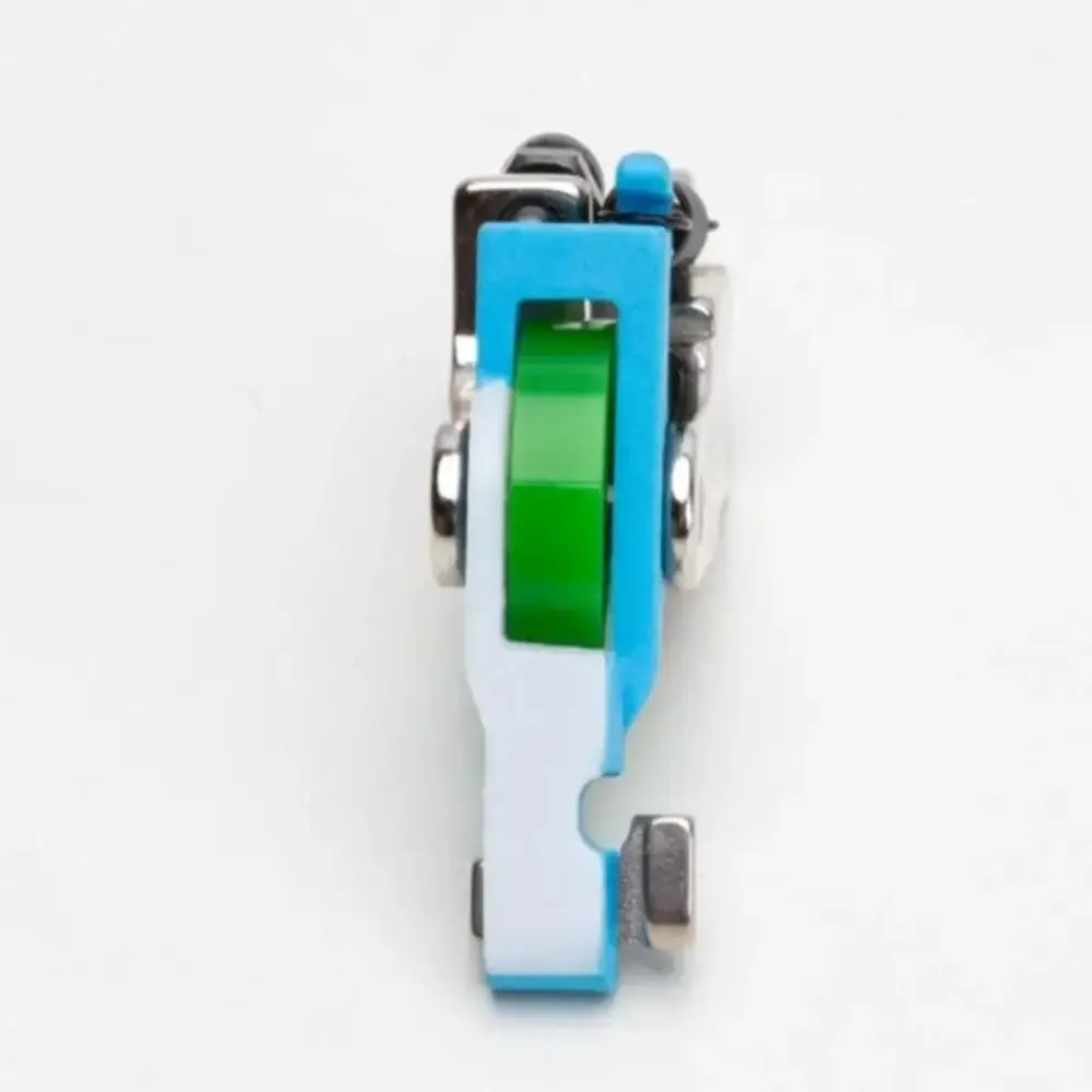 Plastic Wheel Zipper Guide Roller Presser Foot for Industrial Sewing