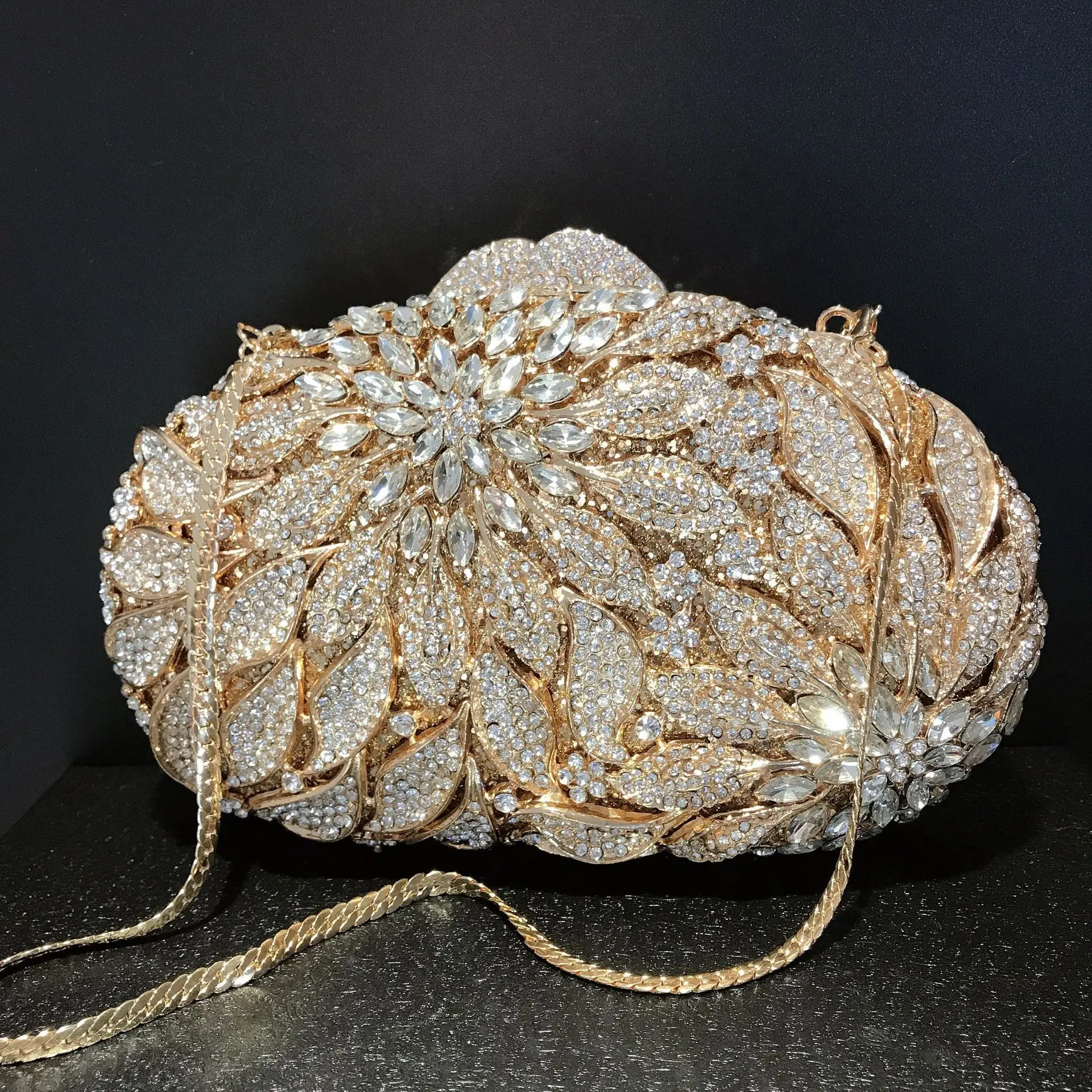 

Gold Metal Leaves White Crystals Evening Clutch Bags Luxury Women Wedding Party Purse Ball Handbags Rhinestone Mini heart bag