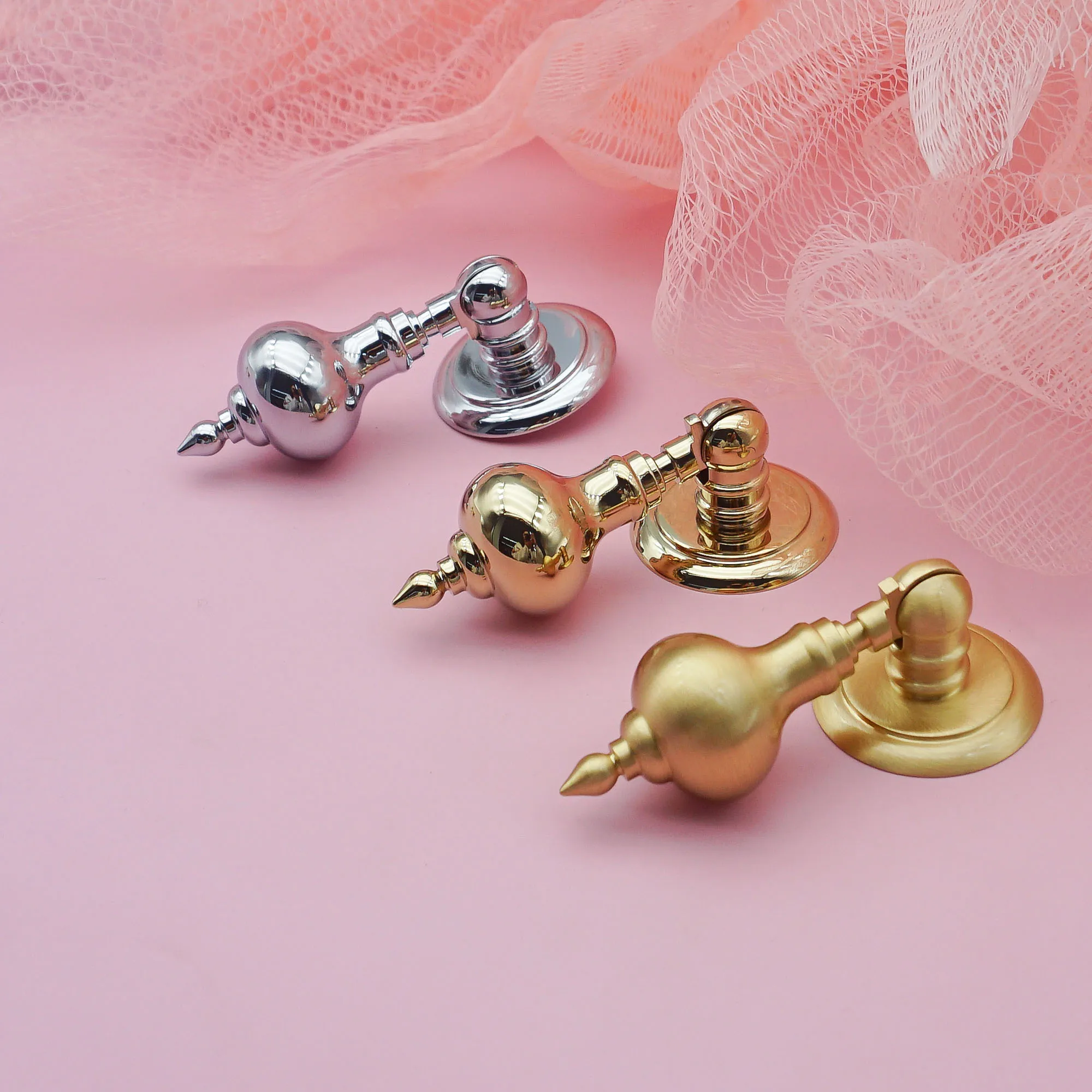 Solid Brass Drop Pulls para Gabinete Roupeiro Puxa Cromo Brilhante Ouro Brilhante Botão de Gaveta Luz de Luxo