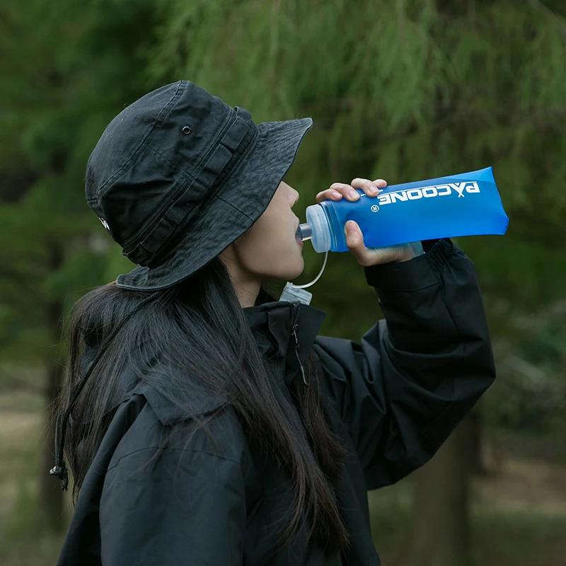 Sports Water Bottle Portable Water Bottle Sports Water Bag PACOONE Camping 600ml Soft Water Bottle Drinking Sport Folding Bag Flask Outdoor Running Hydration Pack Waist Bicycle BPA Free