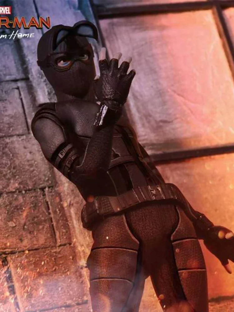 【美品】即発送！ mezco one12 マーベル　ヘラ+海外製マントセット 美品】即発送！ mezco one12 マーベル ヘラ+海外製マントセット