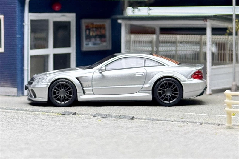 Gear Up Models/GUM 1:64 SL65 Black Series SL class 5 R230 2008 6.0L V12 Die-Cast Car Model Collection Miniature 