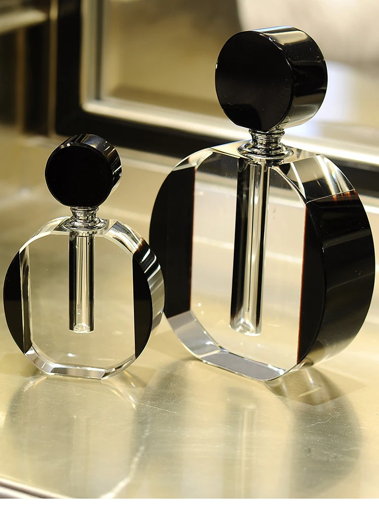 European Clear Black K9 Crystal Empty Perfume Bottle Oblate Shape Small Large For Home Tabletop Decoration Women Men Gifts 4