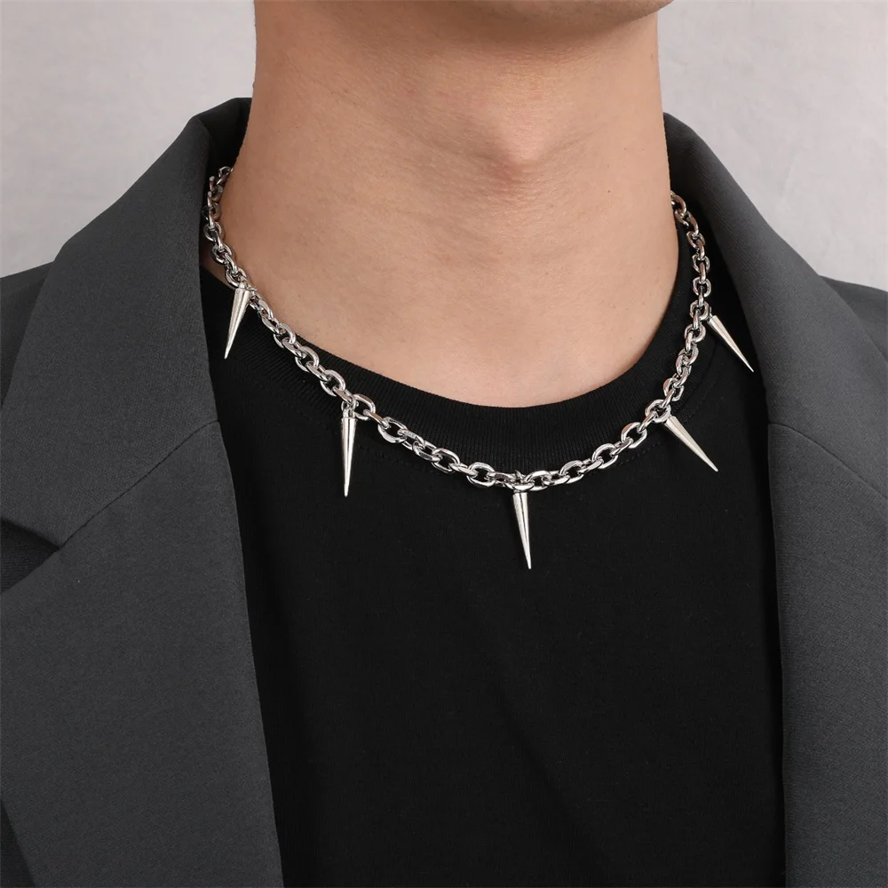 

NCEE 2023 Men's Fashion Collar Exaggerated Conical Rivets Titanium Steel Necklace Men's Trendy Brand Hip-Hop Silver Pendant