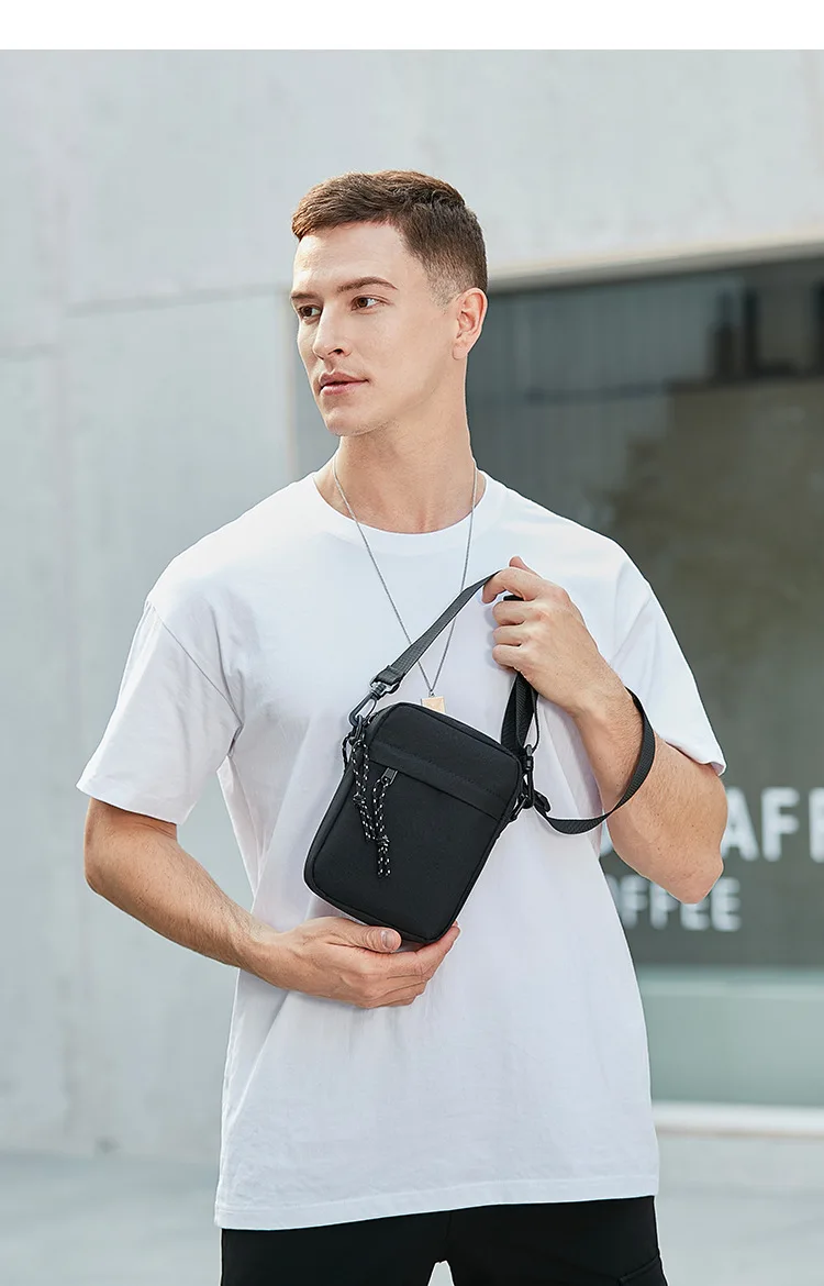 Рисунок 6 - Мужская маленькая сумка на одно плечо