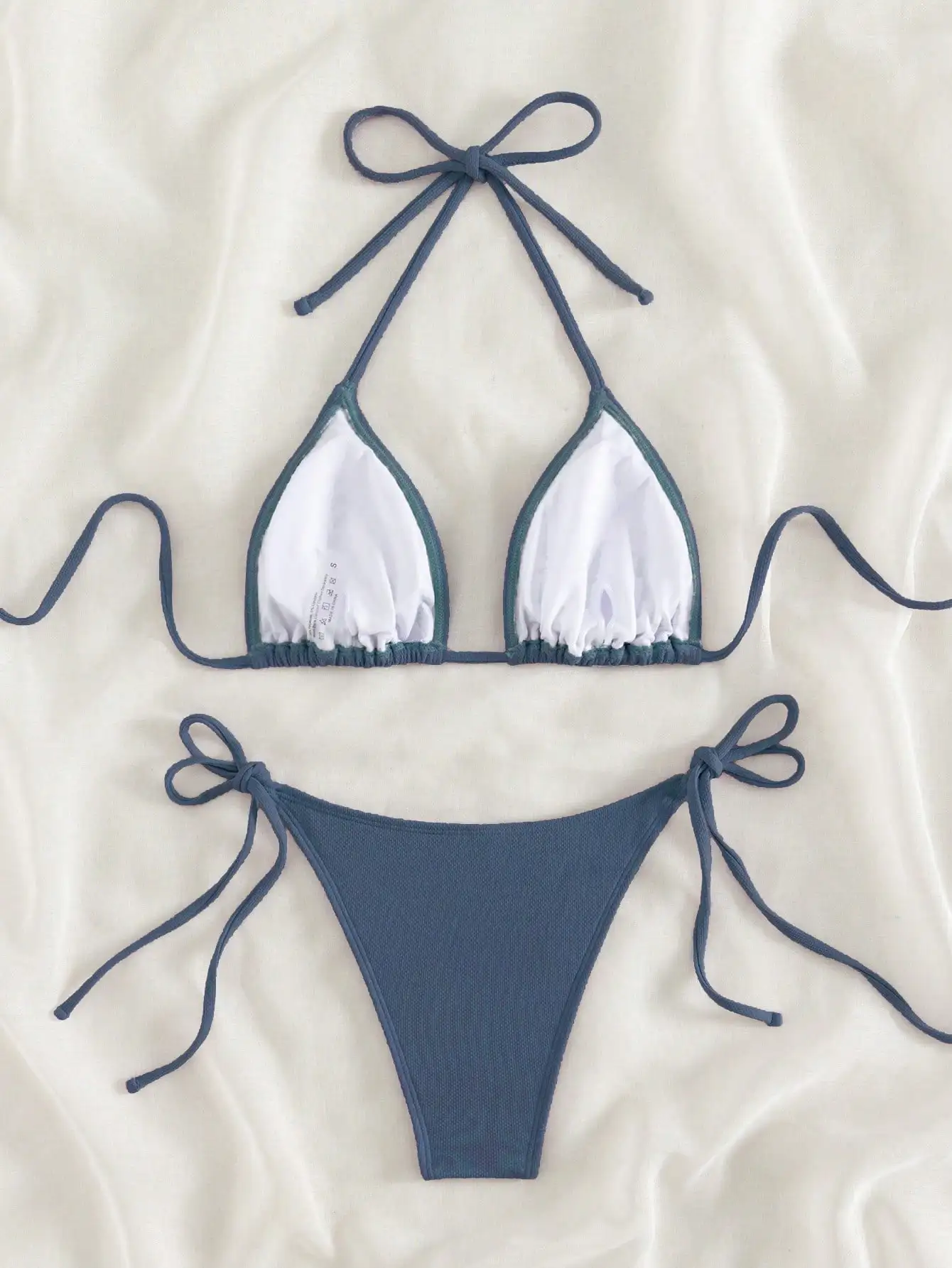 Ensemble bikini d'été blanc mi-grid - vue latérale