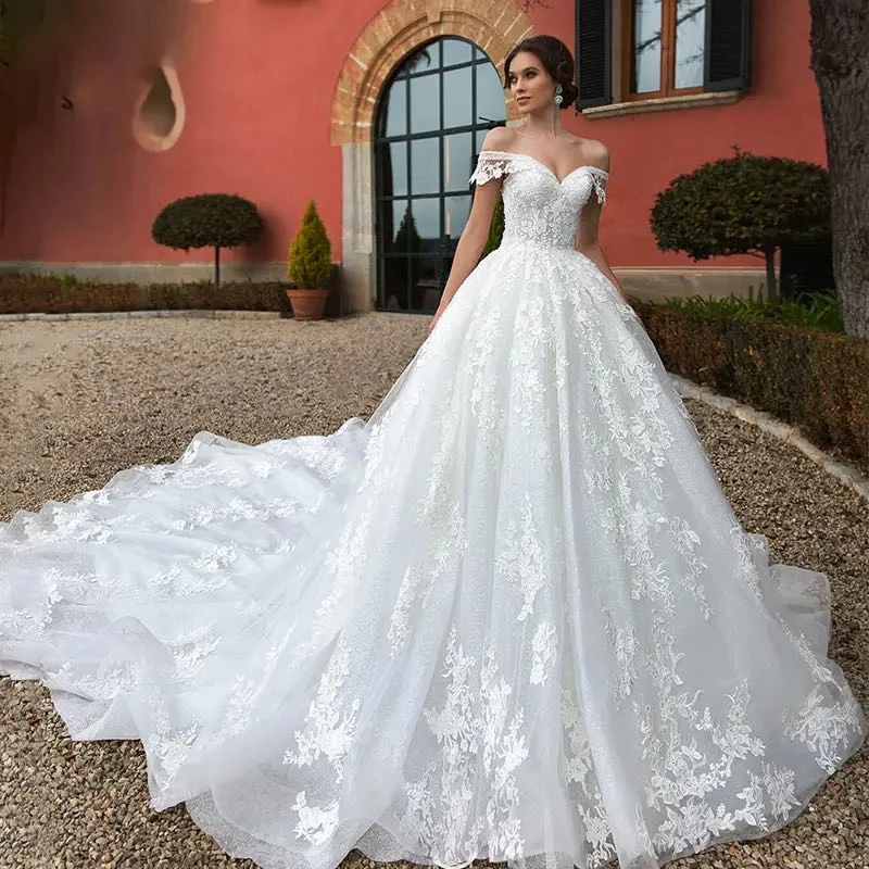 

Custom Made Luxury Wedding Dresses For Women 2024 Sweetheart Lace Up Appliques Cathedral Wedding Gown Vestidos De Novia