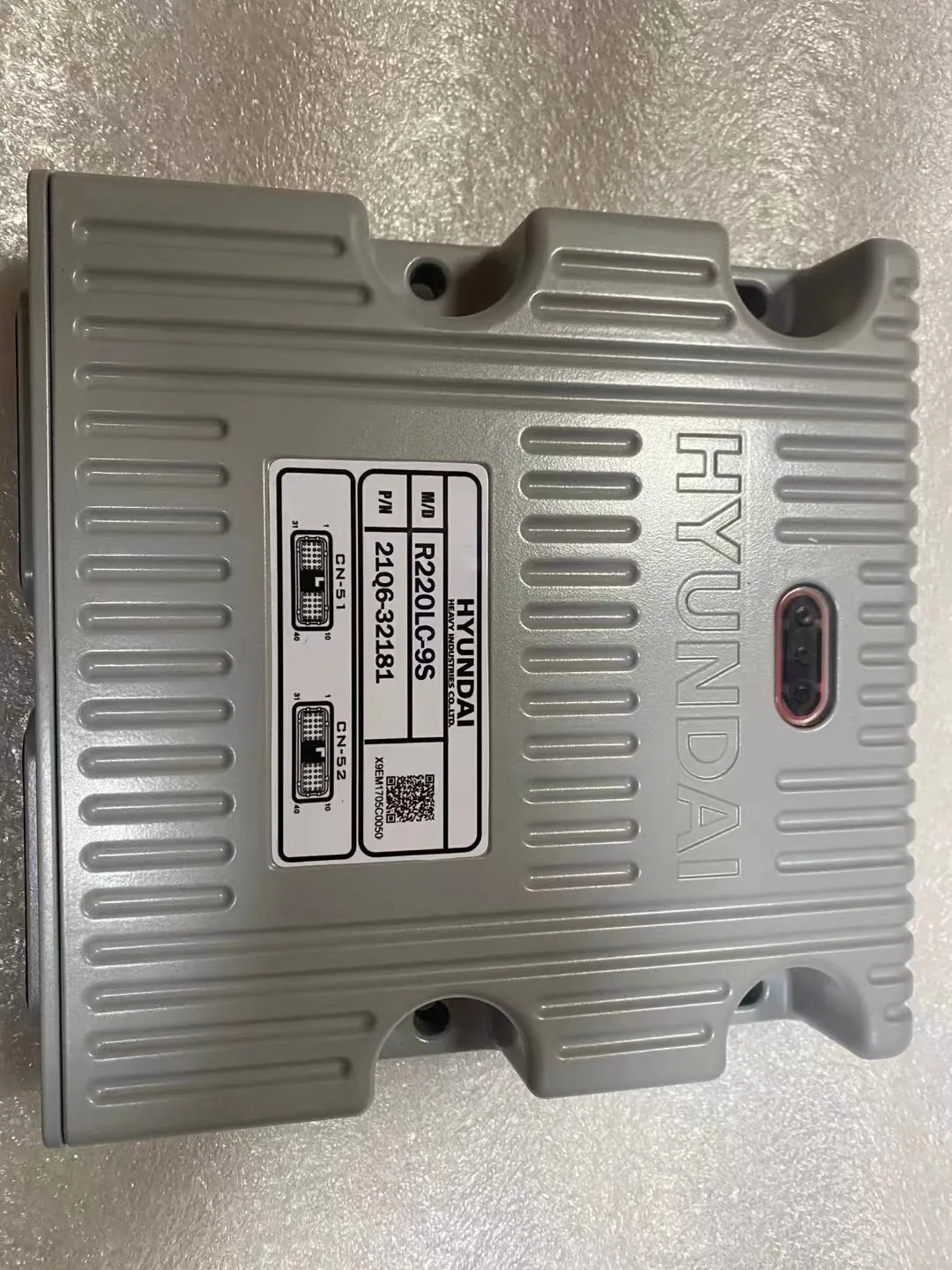 グレー Hyundai Excavator R220LC-9S Computer Controller Board 21Q6