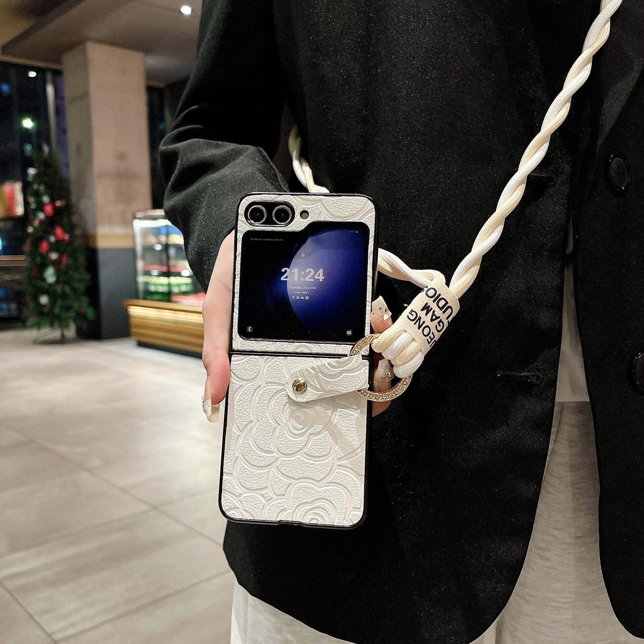 Camellia Diy Phone Case For Samsung Galaxy Z Flip 3 4 5 5G Long Lanyard Protective Shell Flip3 Flip4 Flip5 Cover