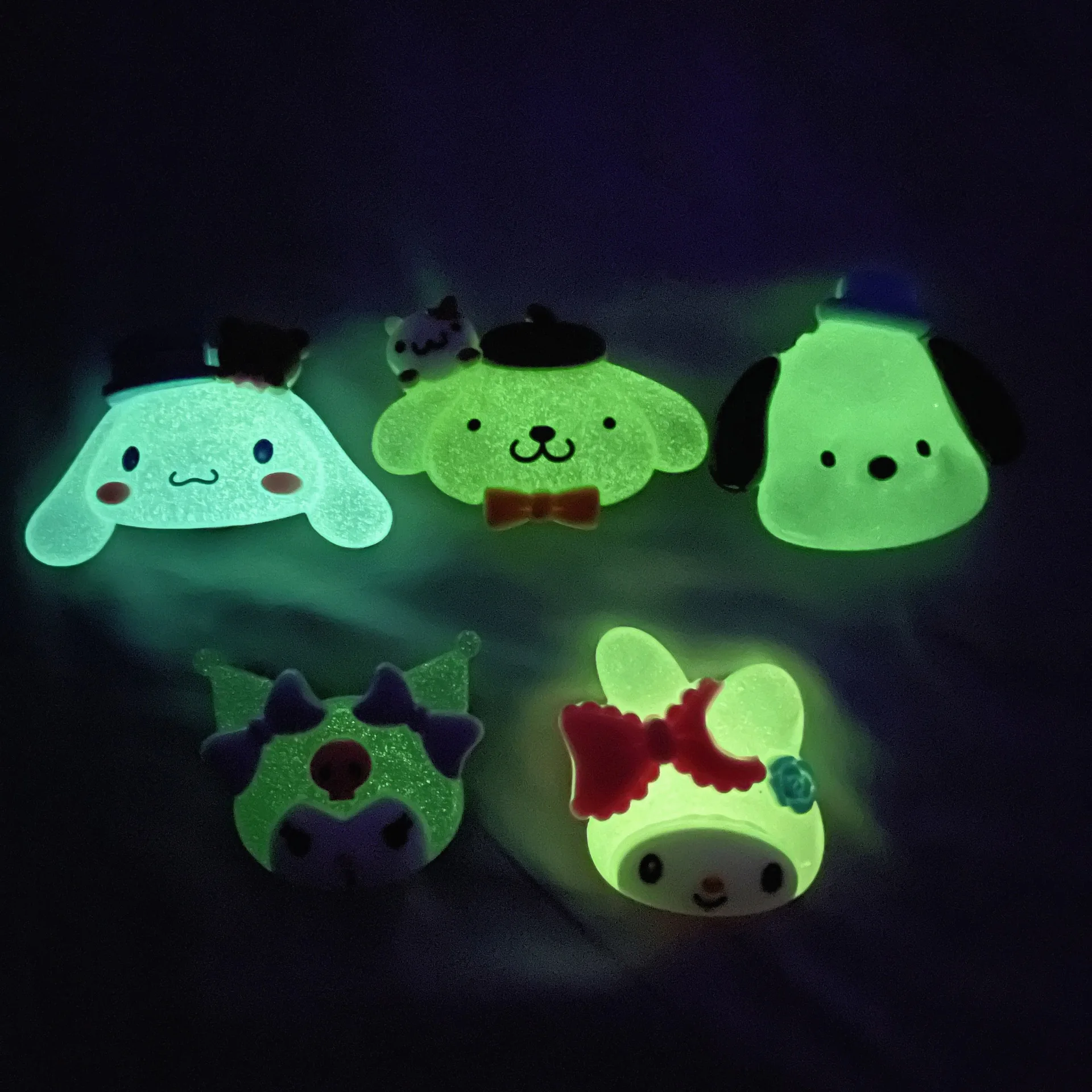 Kawaii Cinnamorolls Luminous Phone Air Cushion Holders Cute Kuromis Phone Back Sticker Holder Couple Desktop Drama Tracking Tool