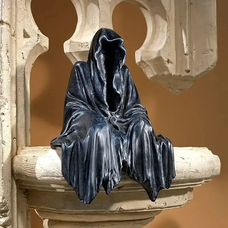 Mysterious Master in Black Figurines Halloween Gift Horror Black Robed Night Walker Sitting Resin Craft Ornament Boy'S Gift