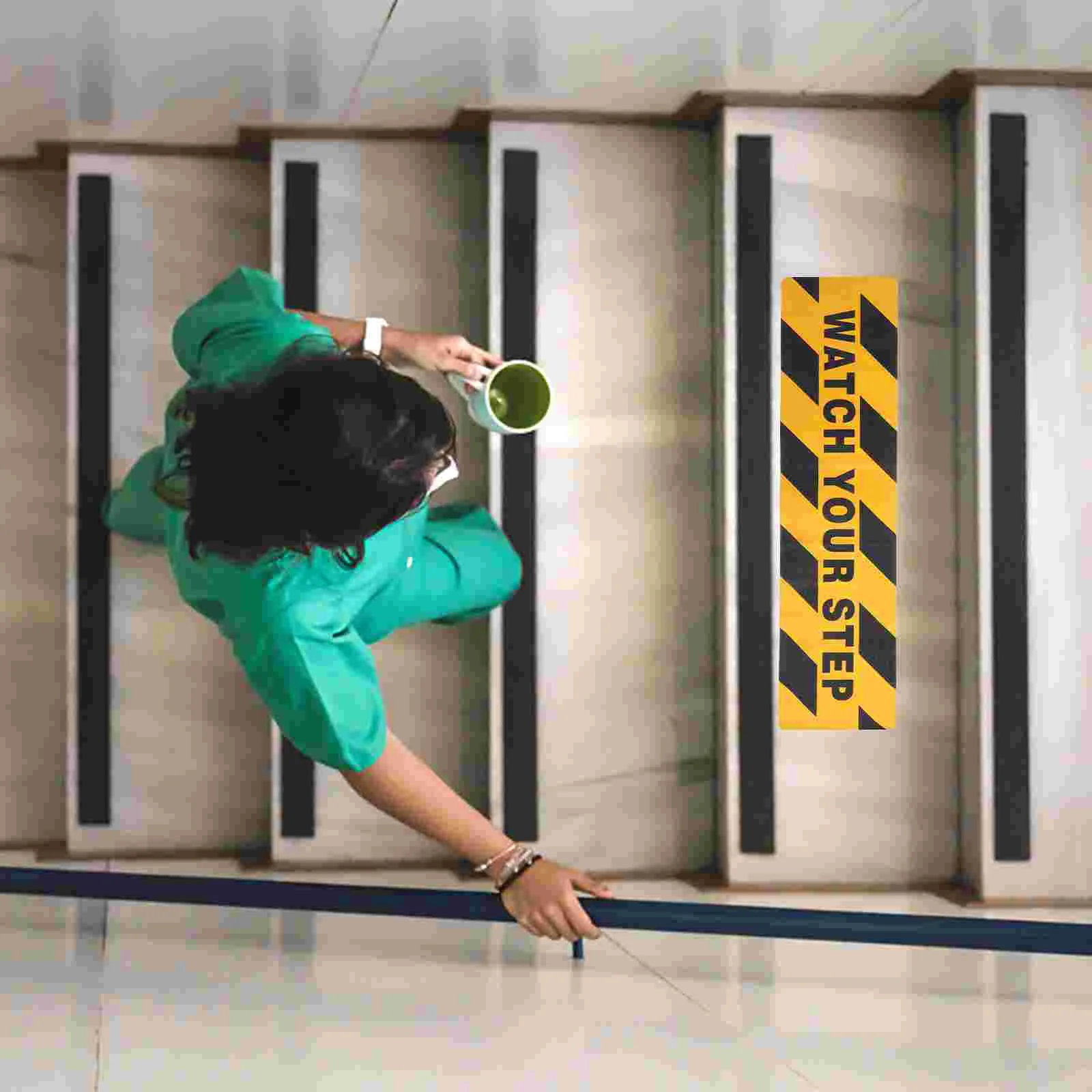 Рисунок 5 - противоскользящие наклейки на 