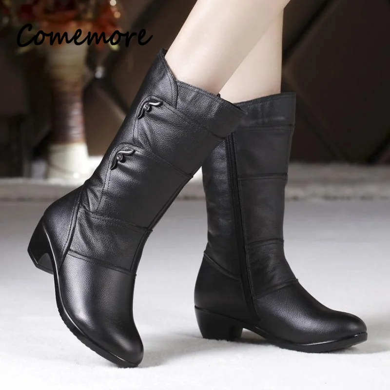 Comemore-zapatos de cuero hasta la rodilla para mujer, Botas cálidas de felpa a media pantorrilla, Botas de nieve para madres y ancianos, Invierno