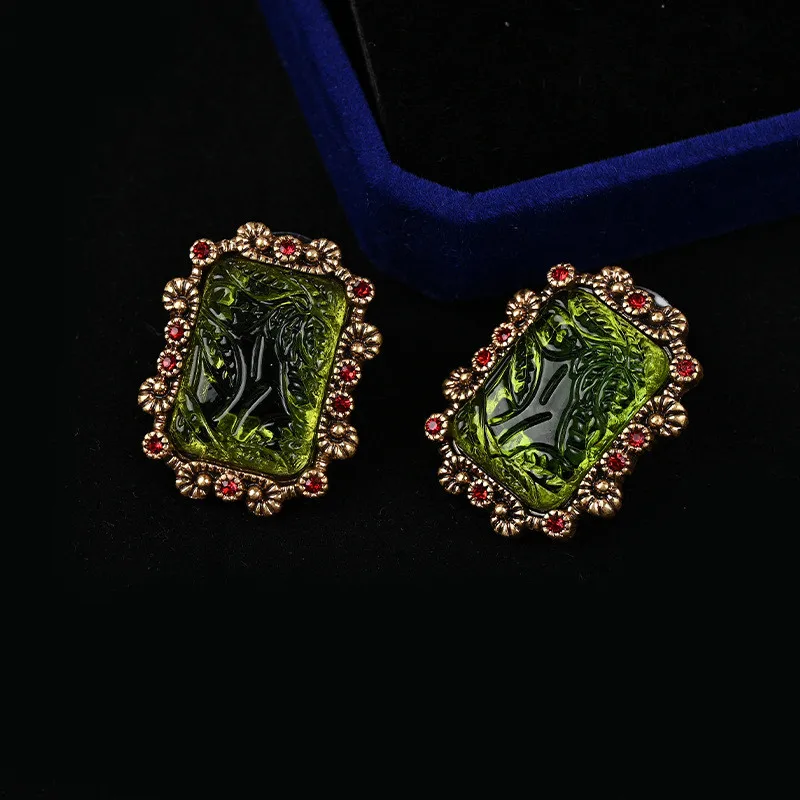 

European and American fashion grandmother emerald sunflower lace earrings