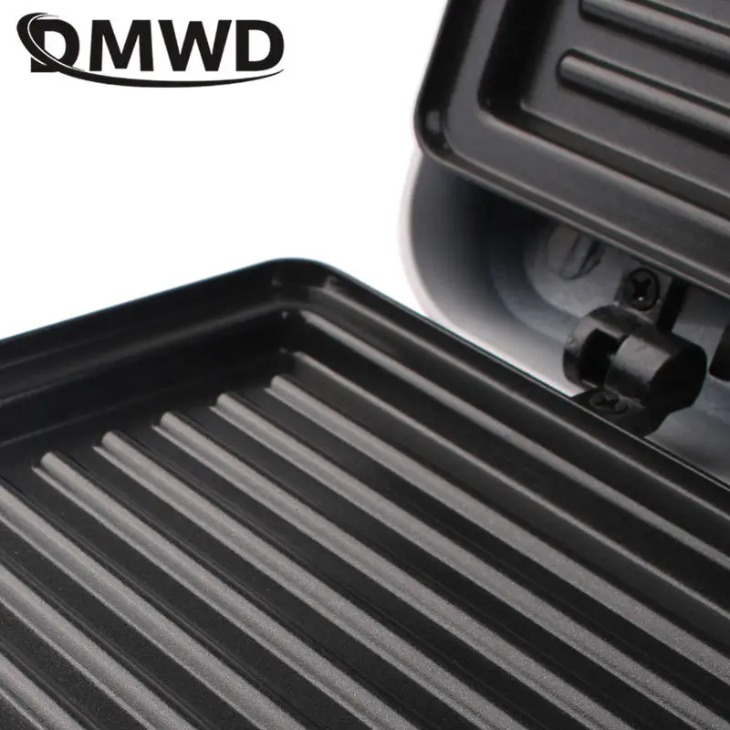 DMWD Mini Electric Sandwich Making machine Non-Stick Plates Panini Toaster Baking Multifunction Breakfast maker Egg waffle EU