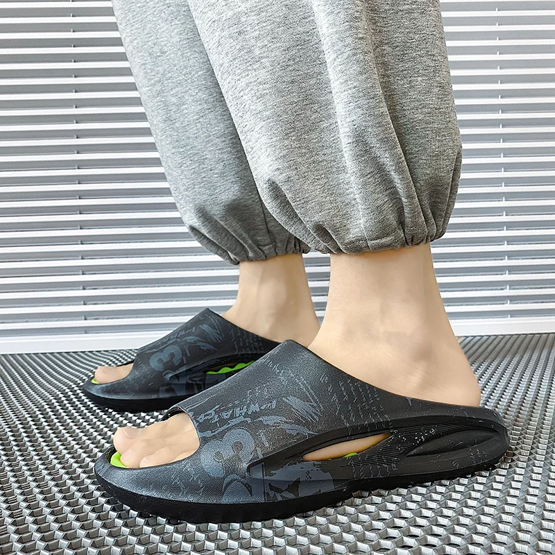 Summer Trend Men's Slippers EVA Soft Light Bottom Bathroom Male Sandals Beach Slippers Fit Charms Outdoor casual shoes
