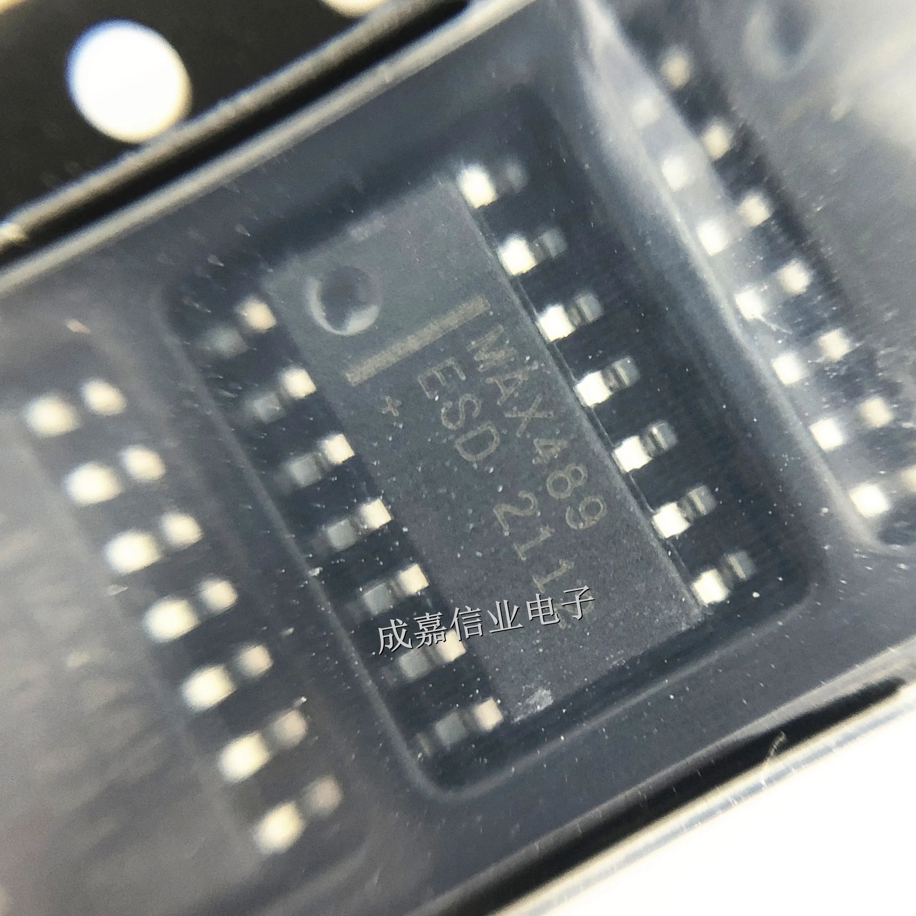 5개/몫 MAX489ESD+T SOP-14 MAX489ESD RS-422/RS-485 인터페이스 IC 1 드라이버 작동 온도:- 40 C-+ 85 C