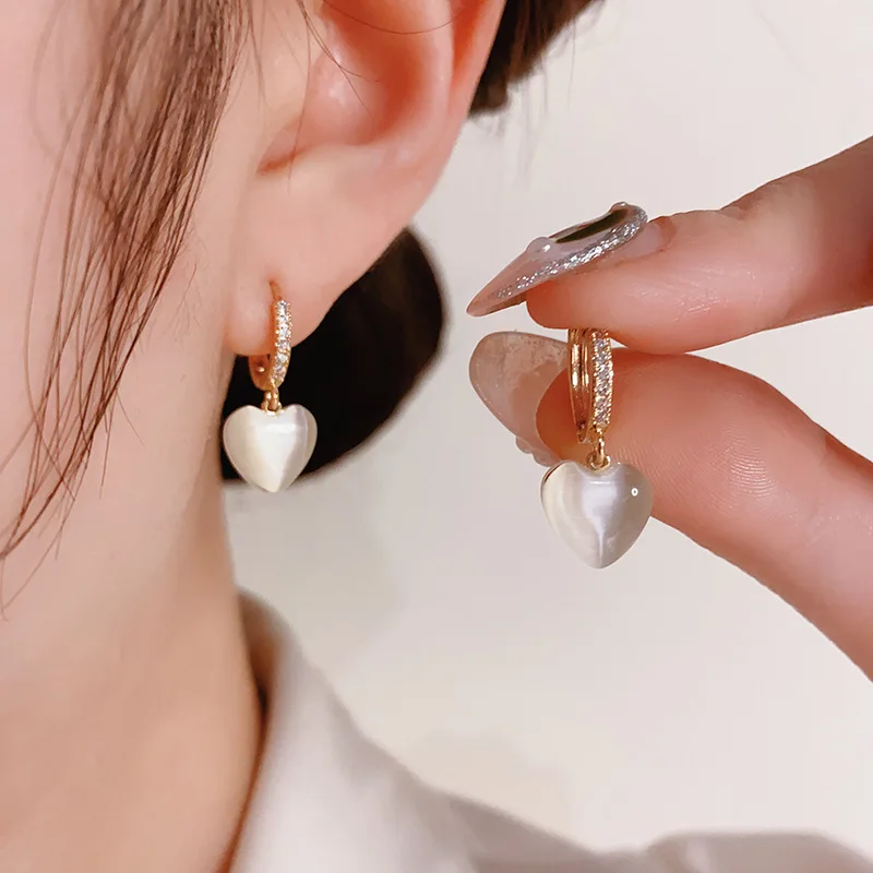 Popular Fashion Clear Cat's Eye Stone Love Ear Buckle Women's Summer New High-end All-match Sweet Earrings