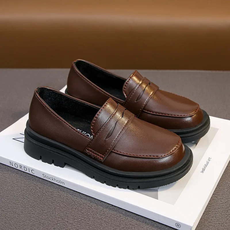 الربيع والخريف جديد الفتيان أحذية من الجلد الأطفال بريطانيا نمط أسود حذاء كاجوال للفتيات أداء الانزلاق على المتسكعون