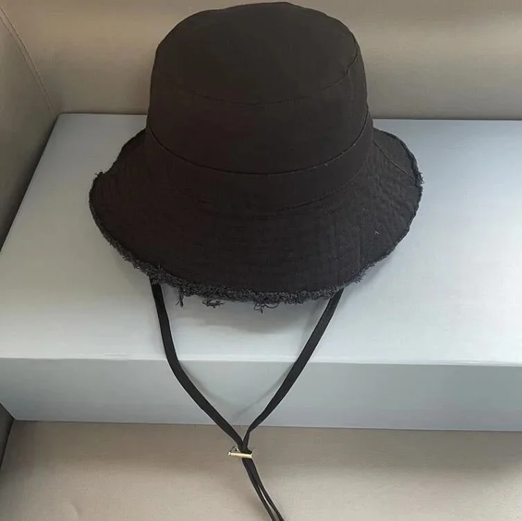 Рисунок 3 - Панама женская Солнцезащитная однотонная с надписью