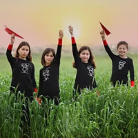 Pyjamas d'été/printemps pour enfants, ensemble assorti pour garçons et filles, chemise de nuit pour fille, barboteuse bébé, poignets rouges 1