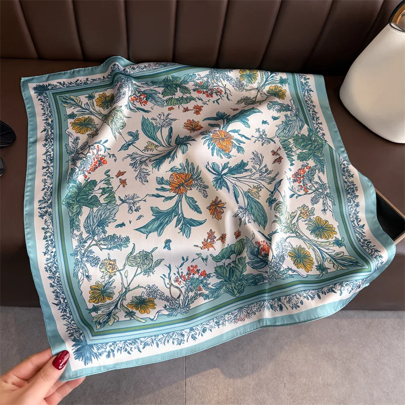 Design-Schal aus weicher Seide für Damen, quadratisch, luxuriös, mit Blumenmuster, Hijab, Halstuch, eleganter Strand-Schal – Detail 10