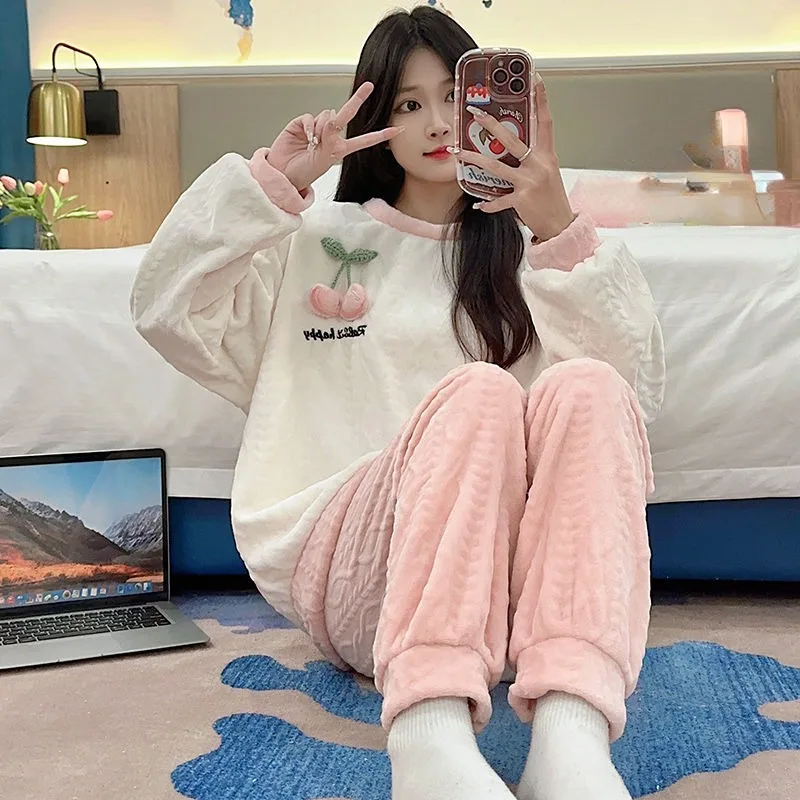 2024 New Pajama Women Winter Flannel Warm Spring Autumn Sleepwear Long-sleeved Coral Velvet Padded Velvet Homewear Cute Suit