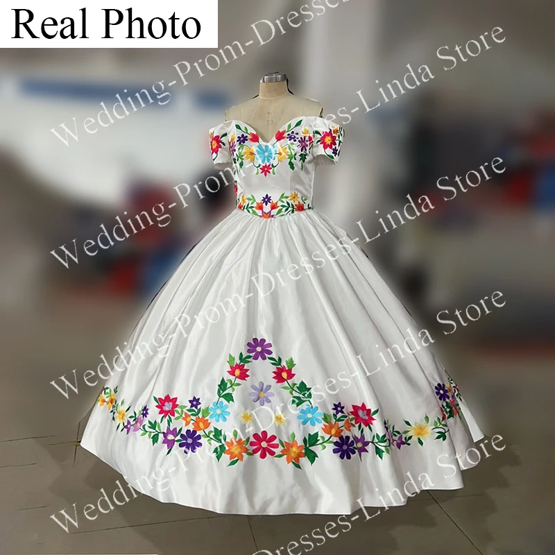 White Embroidered Quinceanera Dress Satin Floor-Length Vestidos De Novia Sweet 15 Dress Prom Dress Graduation Party Gowns 2023
