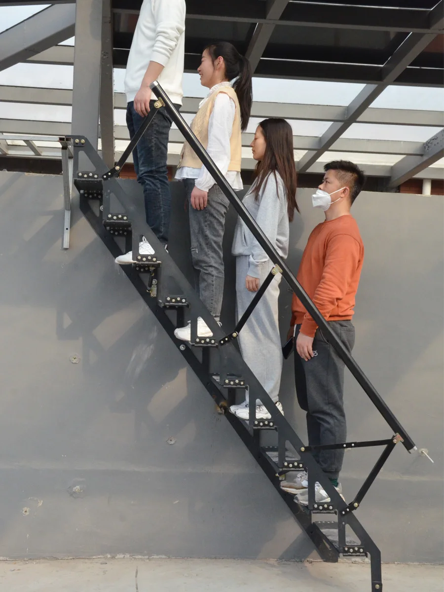 金属階段 ステップ 鋼 頑丈 はしこ 壁掛けタイプ 折り畳み可能 階段 登り 室内 室外 便利 丈夫 ロフト 2階 頑丈 伸縮タイプ 伸縮 複式用 金属階段 ステップ 足場 鋼 はしこ 壁掛けタイプ フックタイプ