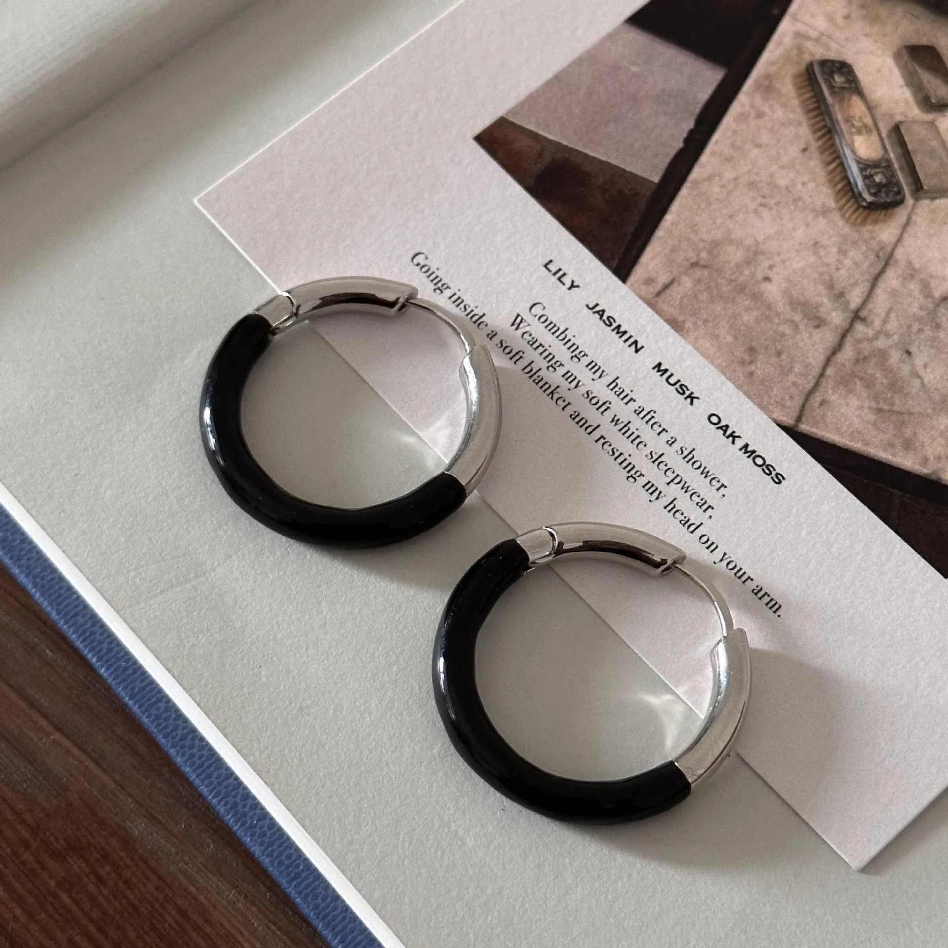 Brass Chunky Black Enamel Hoop Earrings Women Jewelry Punk Party T Show Gown Runway Korean Japan INS