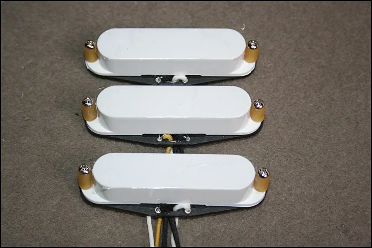 

RAINBOW RS-10 HOT Fanta Style White Enclosed Case Electric Guitar Pickup Set of 3