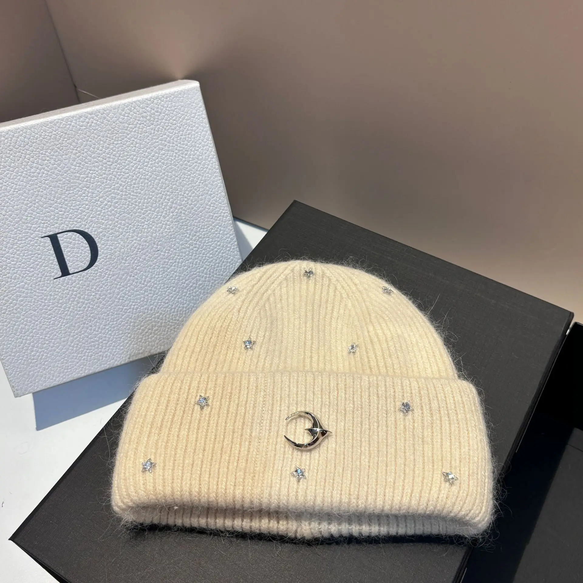 Designer Marke Damen Winter Strickmütze mit echtem Kaninchenfell Stern Mond Cartoon Print Warm Walking Wolle Beanie Skullie – Detail 5