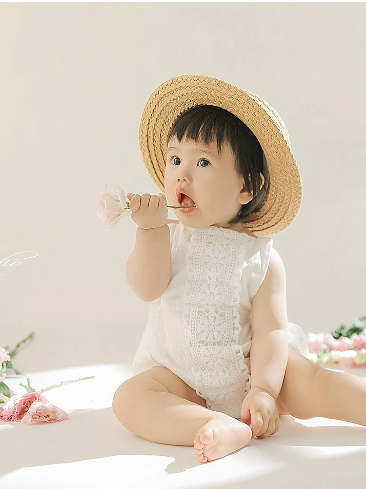 Newborn Baby Photography Props Girls White Lace Bodysuit with Hat Summer Straw Hat Decotation Studio Shooting Photo Props