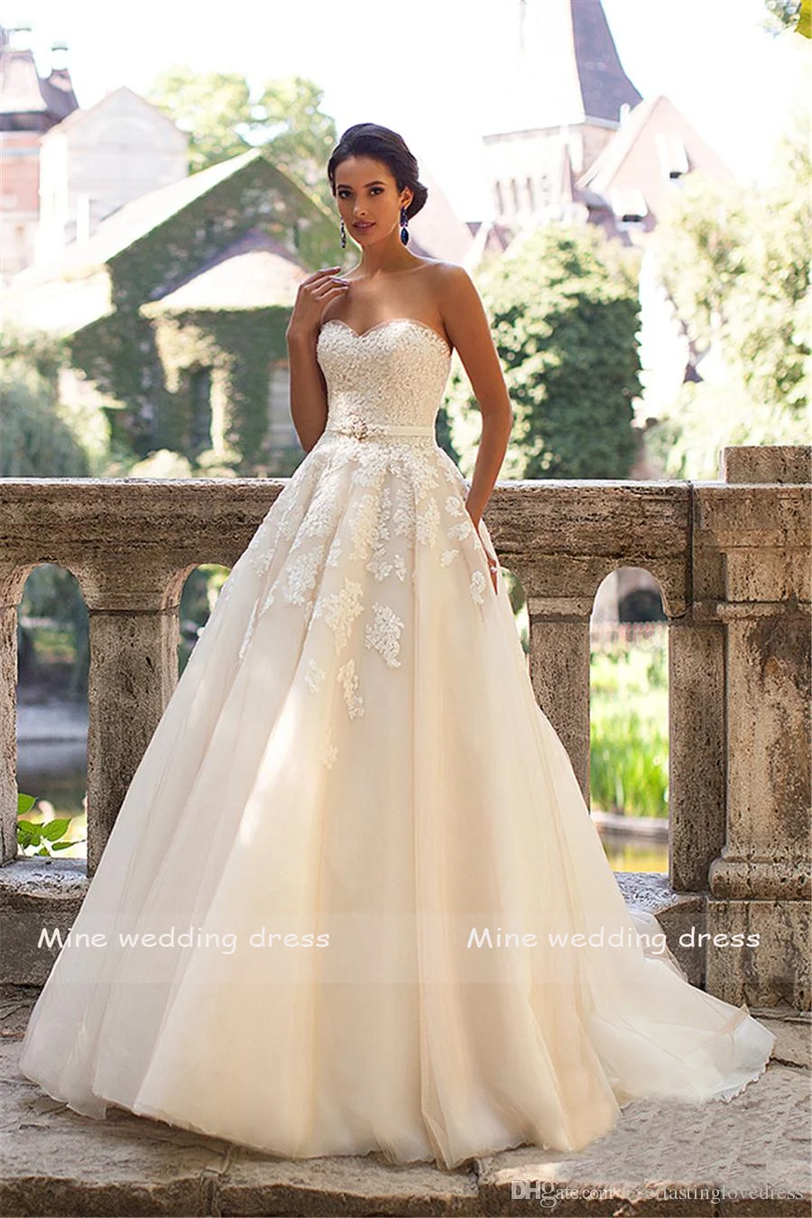 Vestido de novia glamoroso con escote Corazón, Apliques de encaje