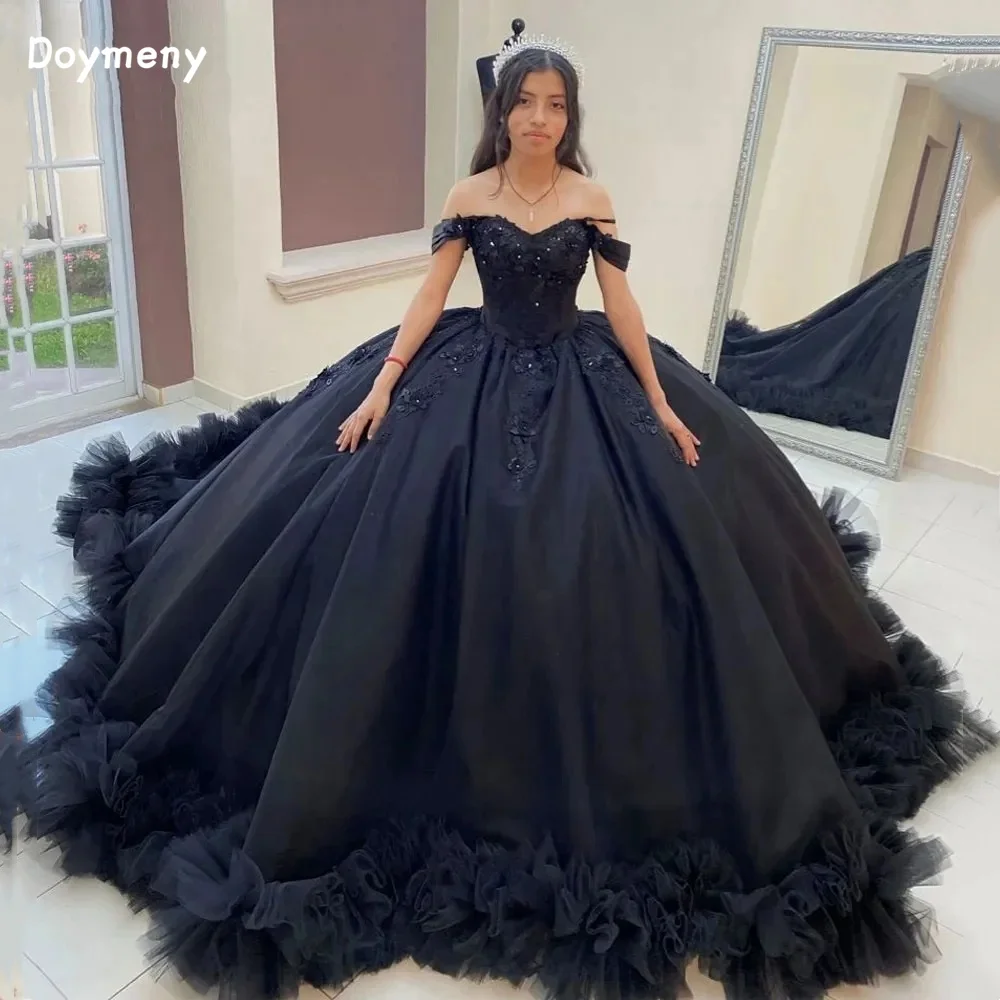 

Doymeny Ruffled Quinceanera Dresses Appliques Beaded Off Shoulder Satin Tulle Sweep Train Sweet 15 Party Vestidos De XV Años