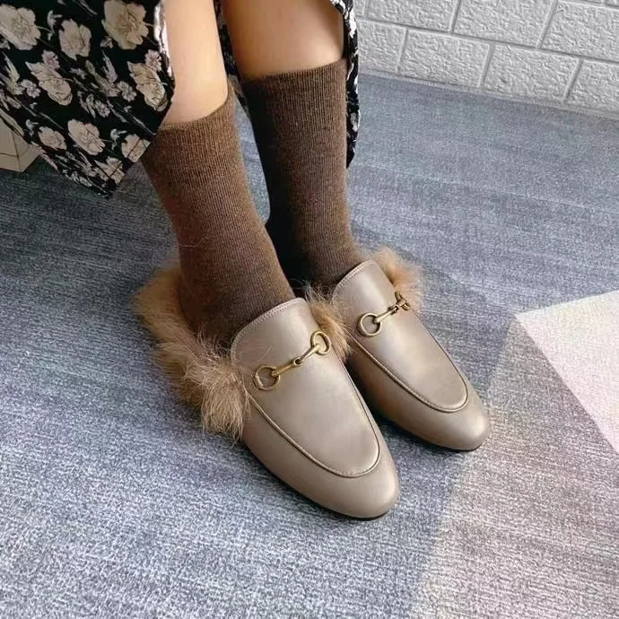 شباشب نصف مسطحة من مادة جلد البقر عالية الجودة بمقدمة مستديرة، أحذية كاجوال من الصوف مضادة للانزلاق في الهواء الطلق، صنادل عصرية بإبزيم معدني