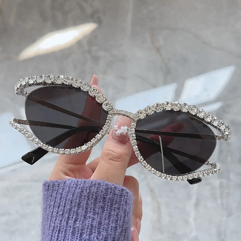 2025 Fashion Luxury Crystal Shiny Sunglasses Women Sexy Cat  display picture 1