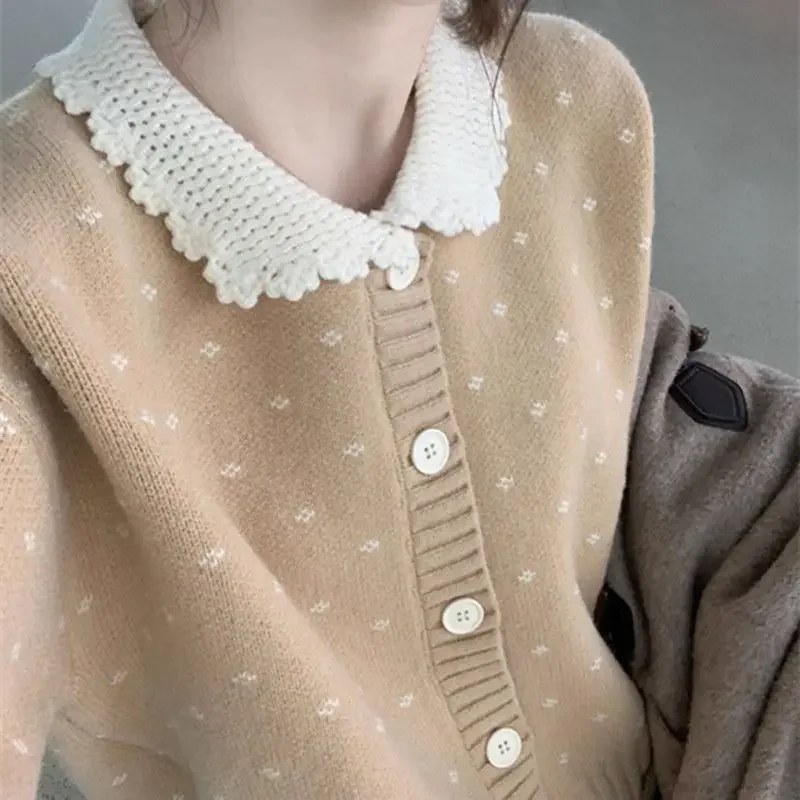 

Doll collar knitted cardigan jumper women niche design sense crochet love tops versatile thin gentle wind sweet women 2024