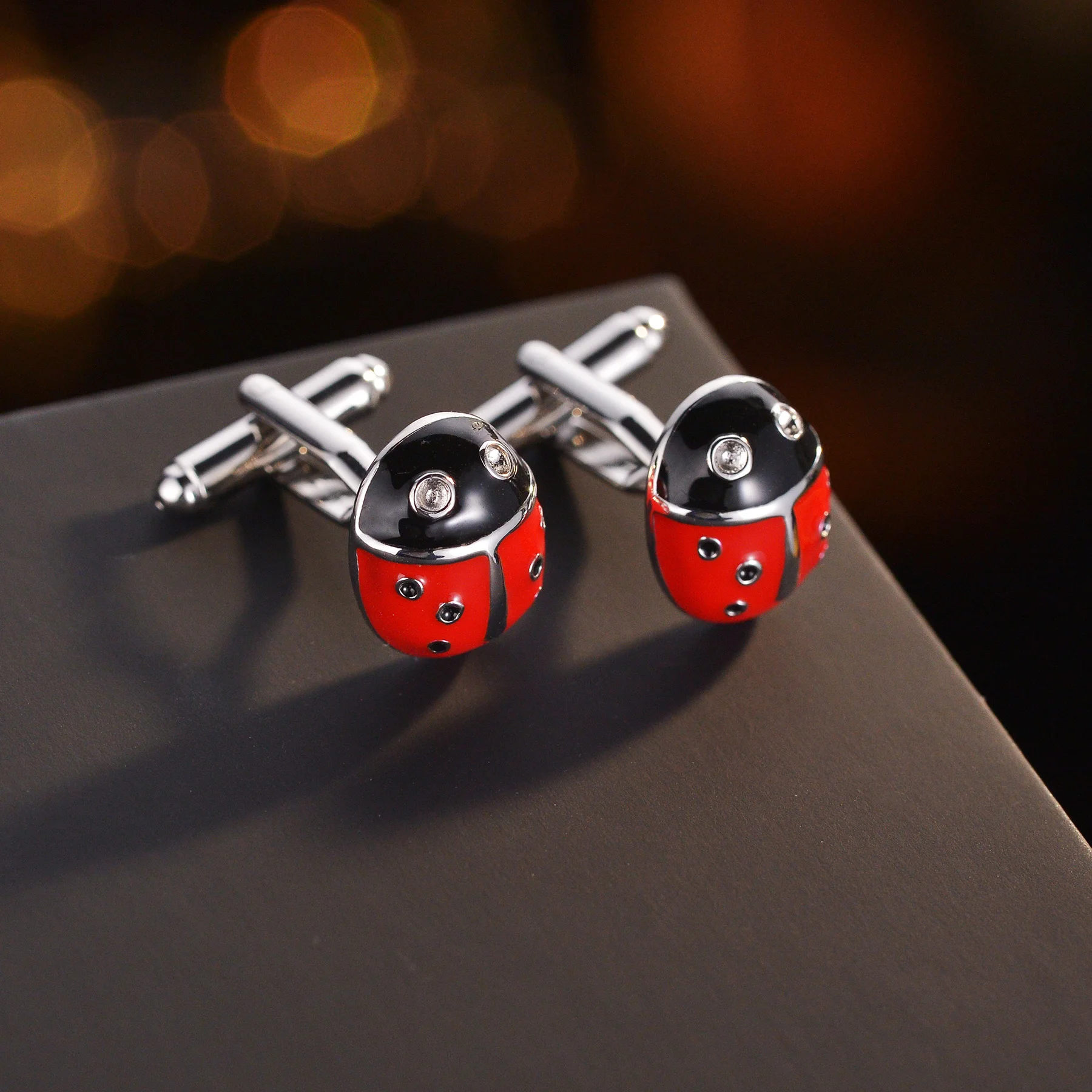 

Fashion Insect Cufflink Men Luxury High Quality Cufflinks Gifts Business Formal Accessories