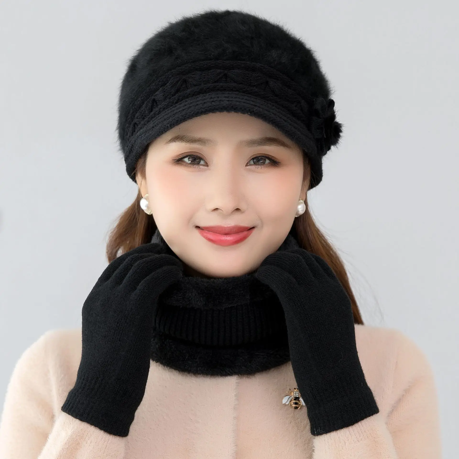 Women’s Winter Faux Fur Hat & Scarf Set 4