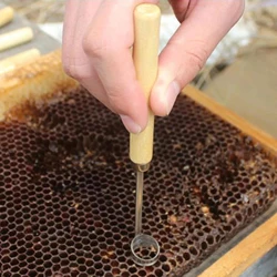 Beehive Tool Extractor Tool Beehive Cleaning Scraper Practical Functional Remover Beekeepers Supplies for Outside Outdoor Garden