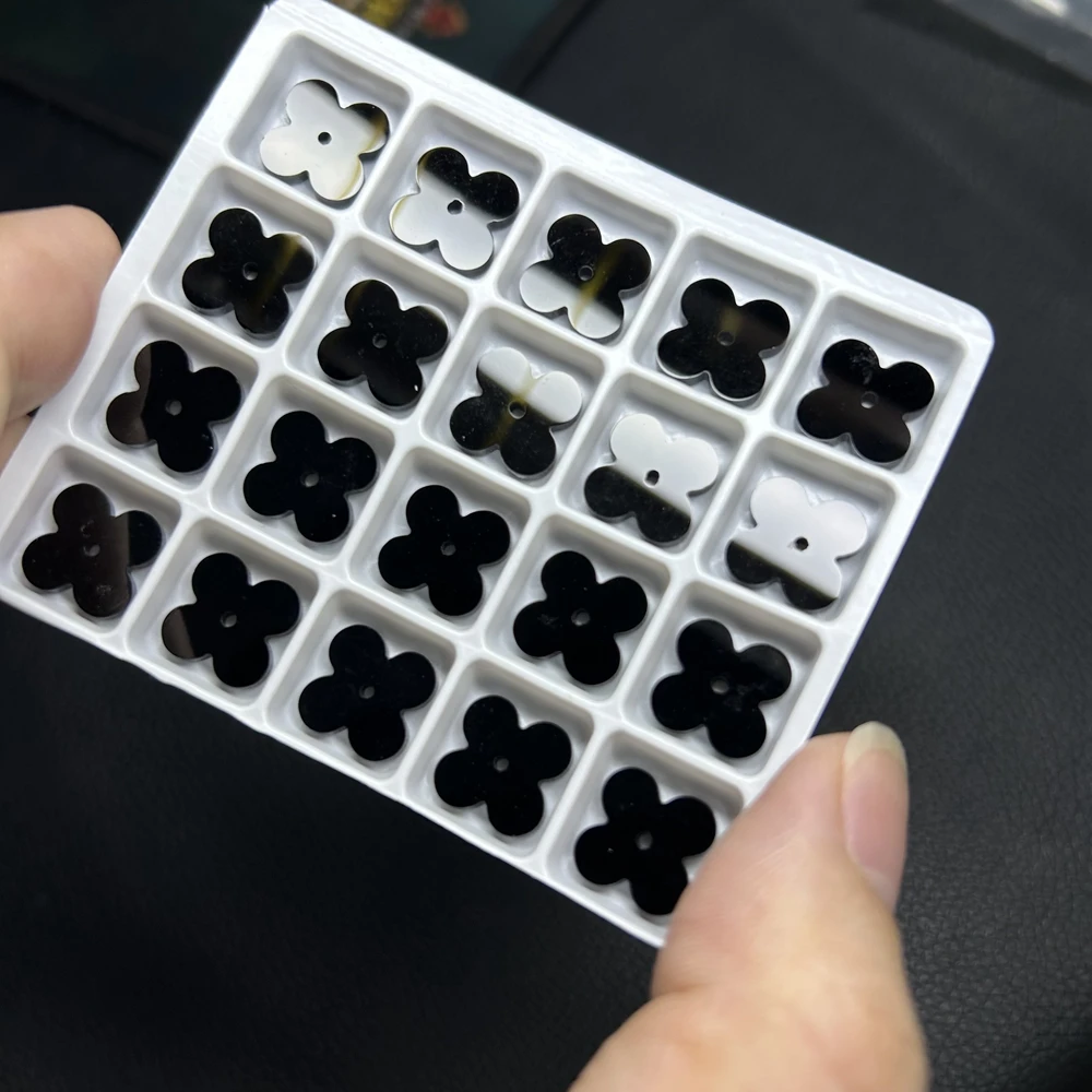 Meisidian 13x13x2mm White Shell Stone Mother of Pearl Center Hole Black Four Leaf Clover VC Gemstone On Sate