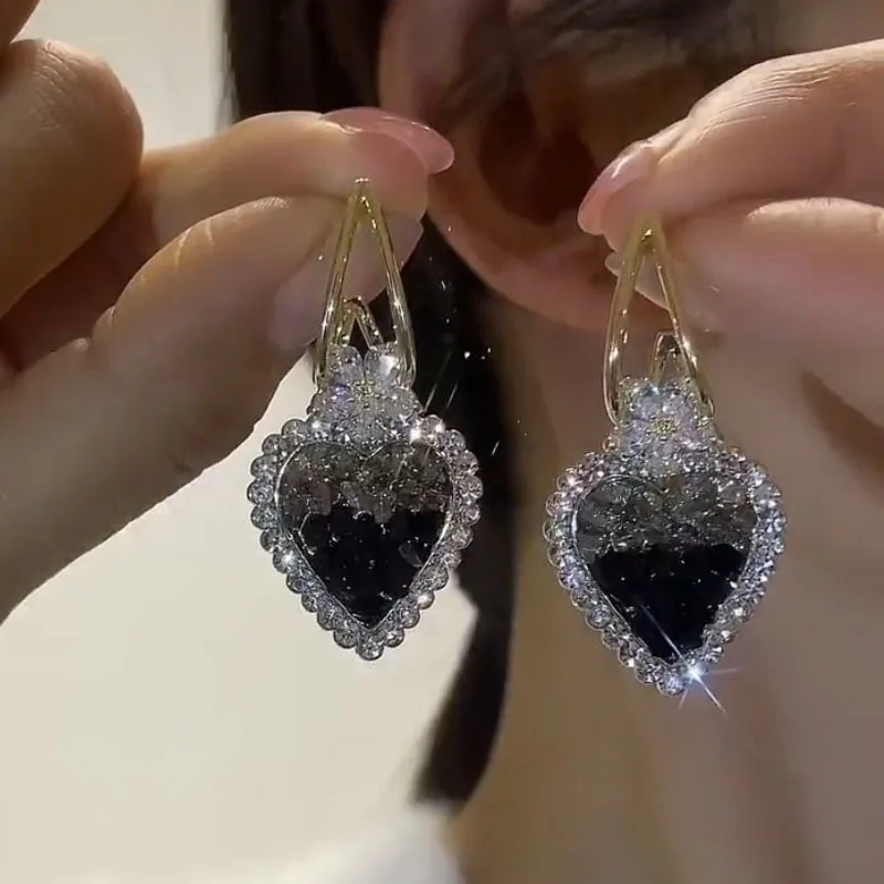 ☆人気☆【VINTAGE HOLLYWOOD】☆Black Heart Stone Earring.s☆ Betsey Johnson Vintage 60's Mod Retro Black Glitter Lucite